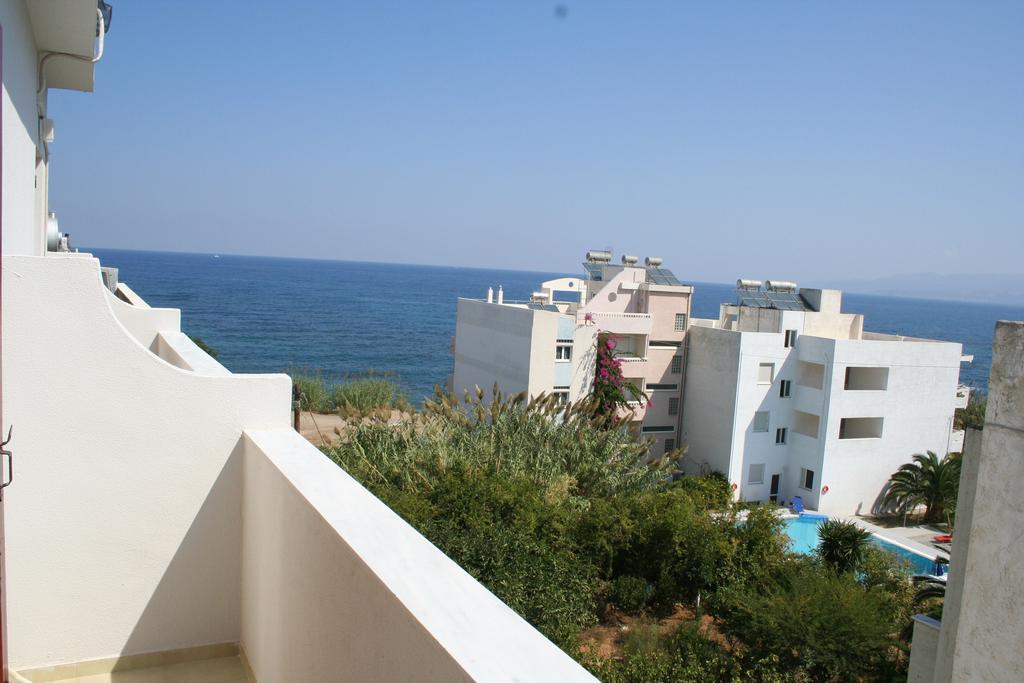 Lovely Holidays Hotel 헐소니소스 외부 사진